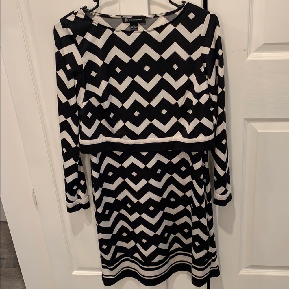 Dress - Picture 7 of 8